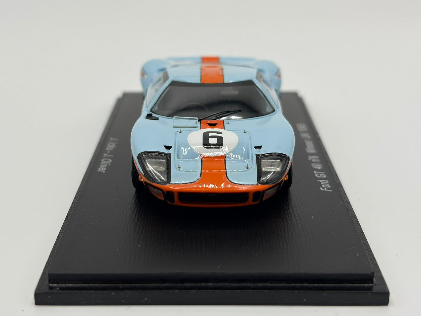 1/43 1969 Ford GT40 - Ickx / Oliver - Spark | Model Le Mans Car