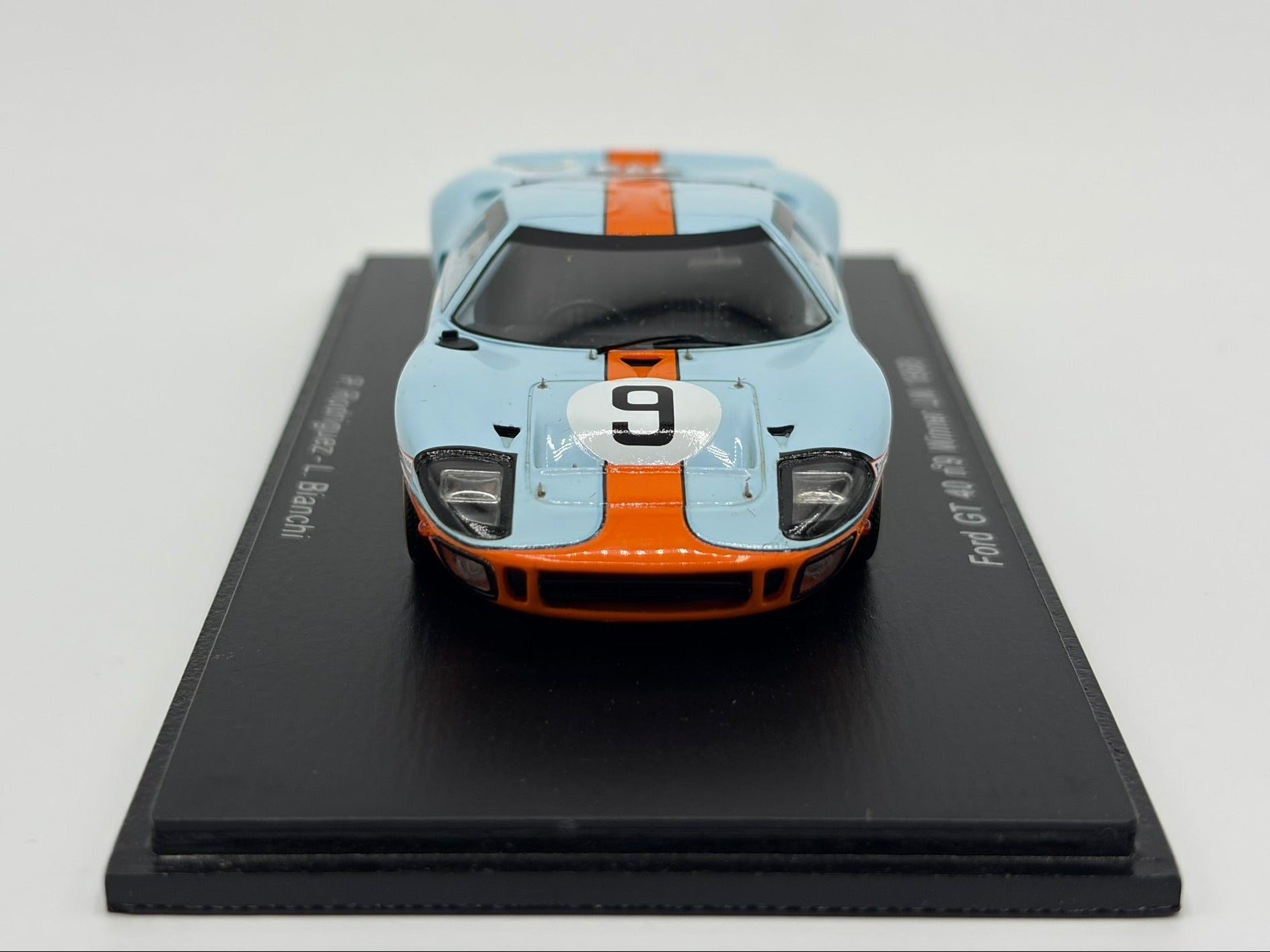 1/43 1968 Ford GT40 - Rodriguez / Bianchi - Spark | Model Le Mans Car