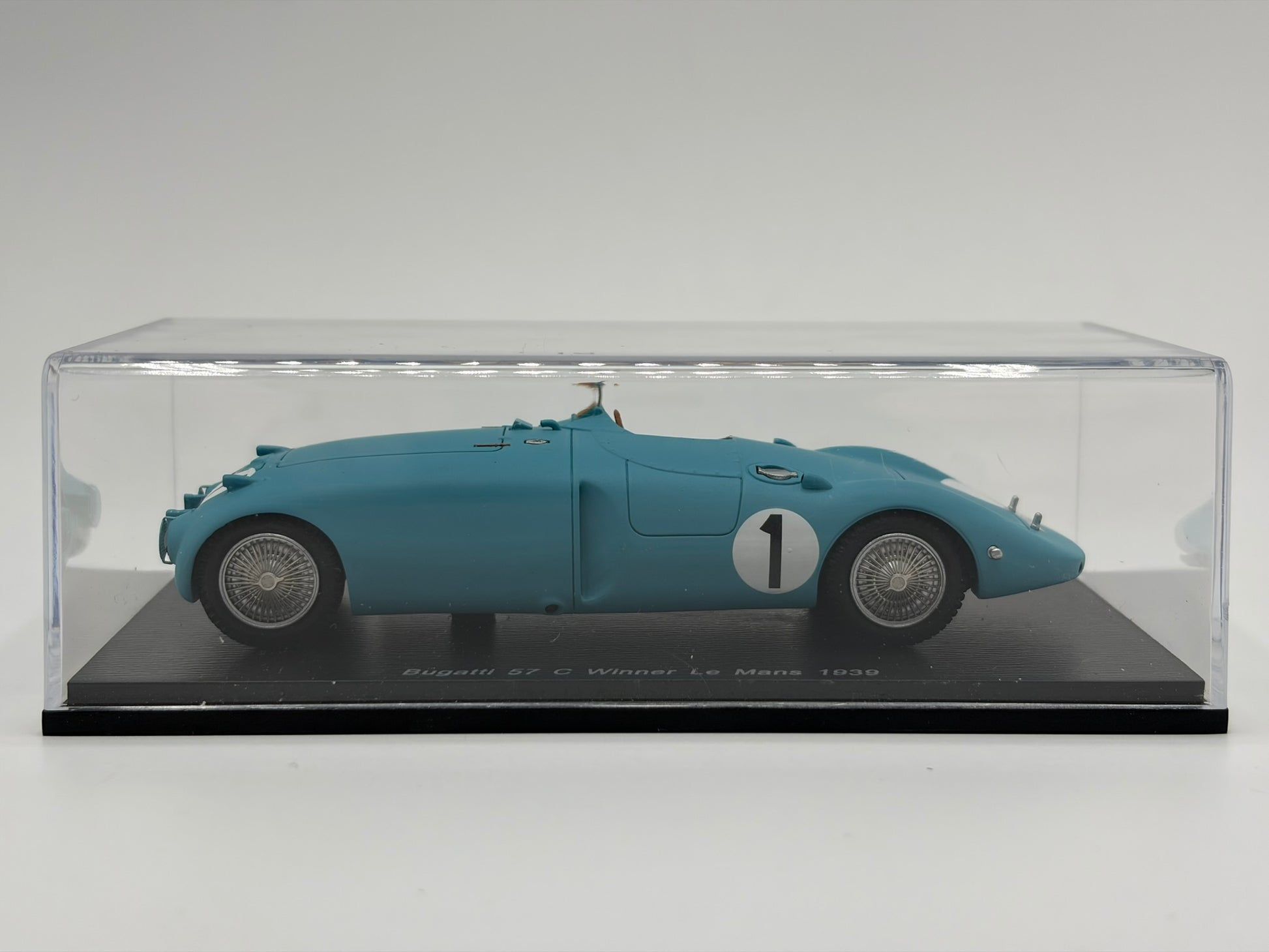 1/43 1939 Bugatti Type 57C "Tank" - Wimille / Veyron - Spark | Model Le Mans Car