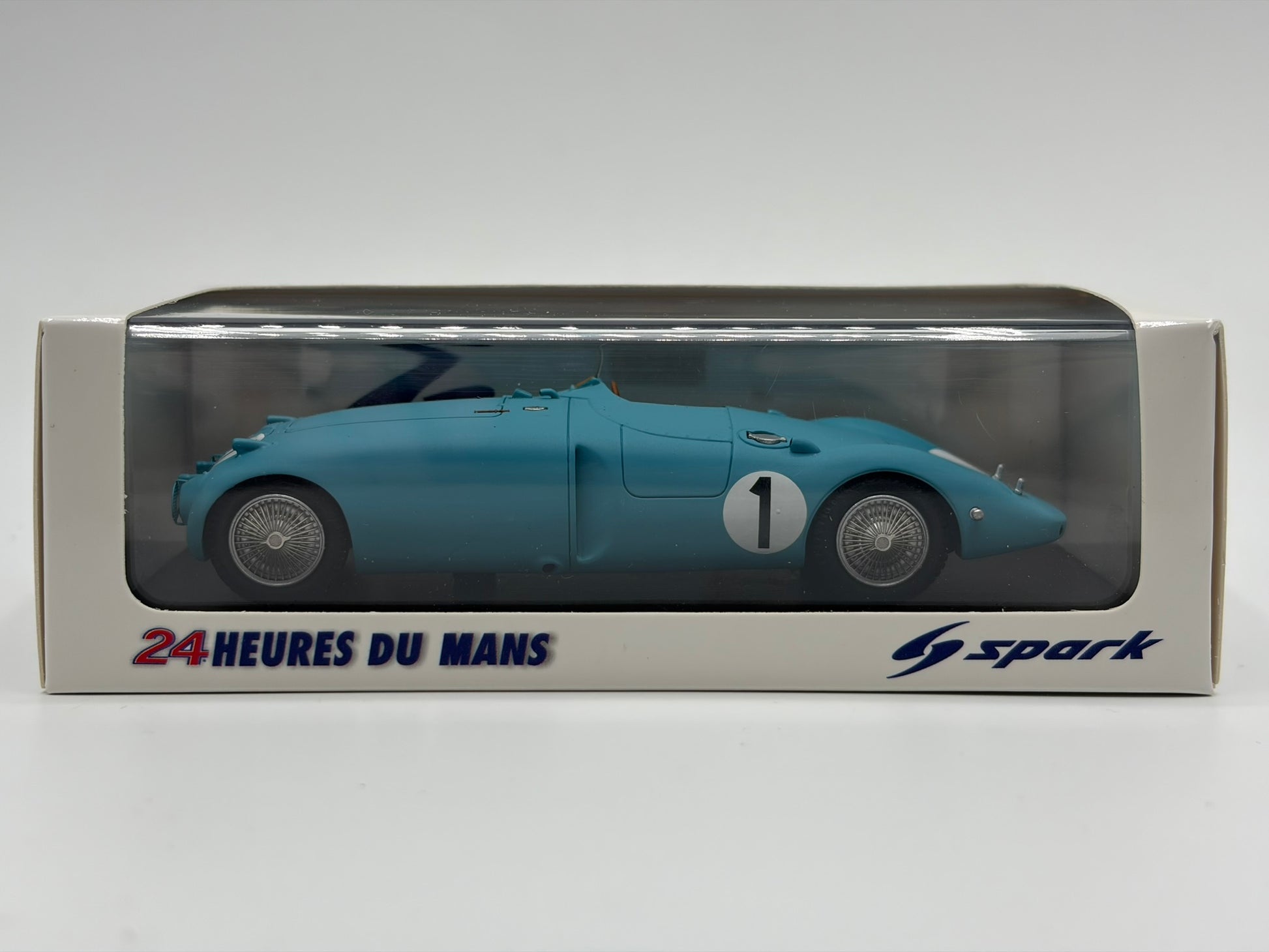 1/43 1939 Bugatti Type 57C "Tank" - Wimille / Veyron - Spark | Model Le Mans Car