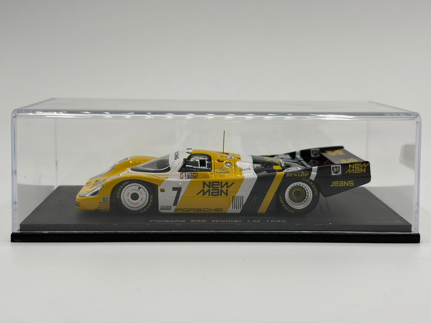 1/43 1985 Porsche 956 - Ludwig / Barilla / Winter - Spark | Model Le Mans Car