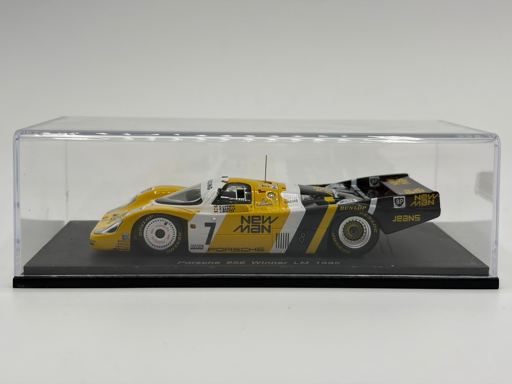 1/43 1985 Porsche 956 - Ludwig / Barilla / Winter - Spark | Model Le Mans Car