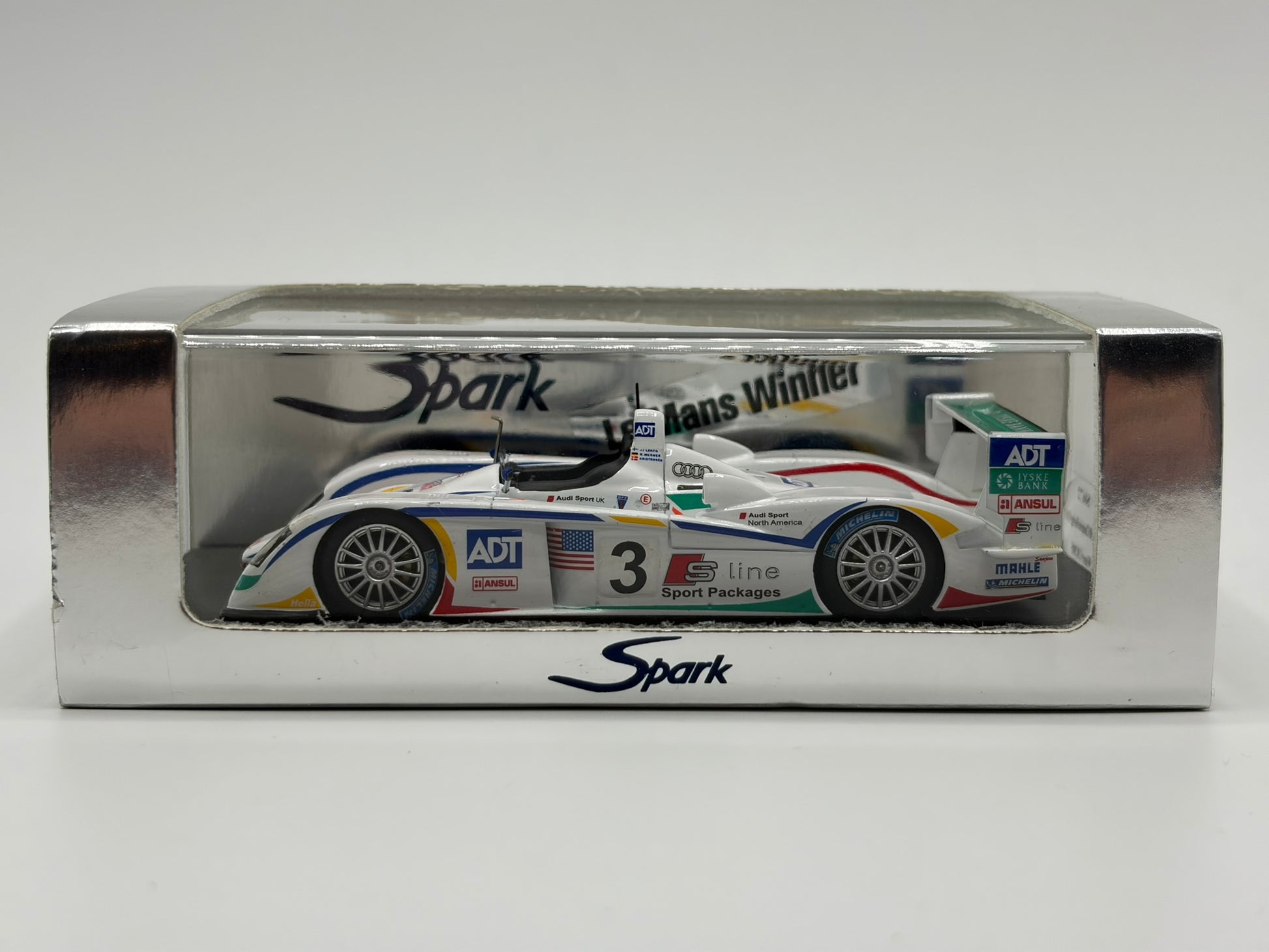 1/43 2005 Audi R8 - Lehto / Kristensen / Werner - Spark | Model Le Mans Car