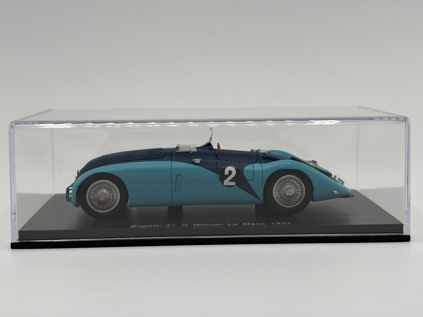 1/43 1937 Bugatti 57G "Tank" - Wimille / Benoist - Spark | Model Le Mans Car