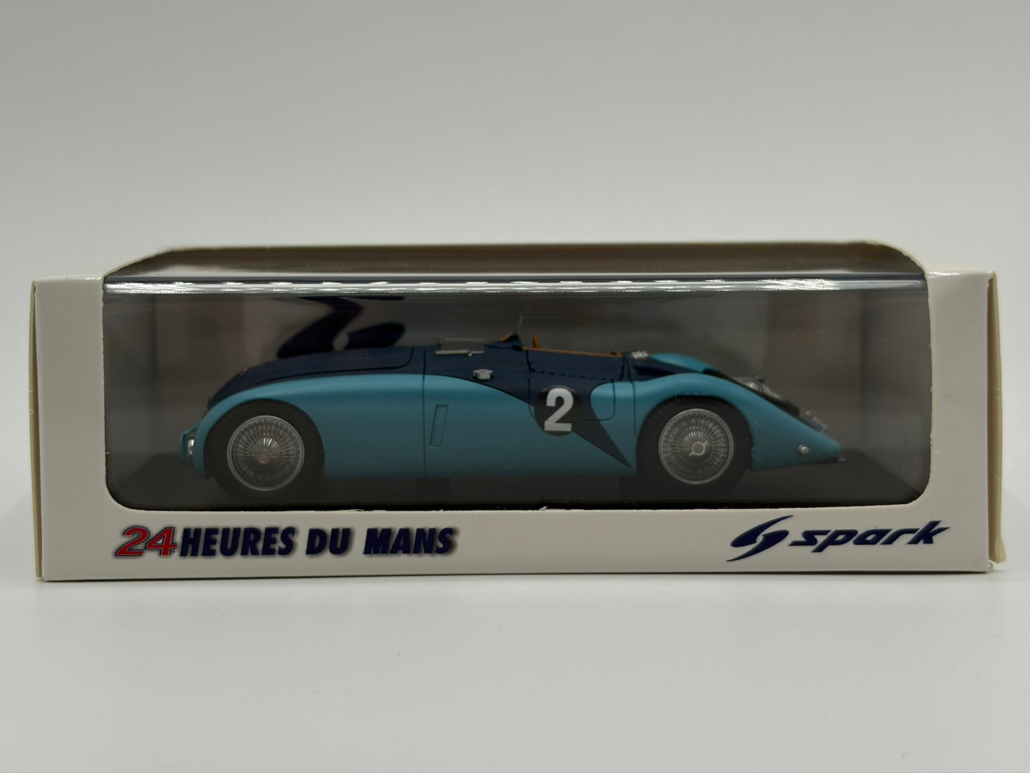 1/43 1937 Bugatti 57G "Tank" - Wimille / Benoist - Spark | Model Le Mans Car