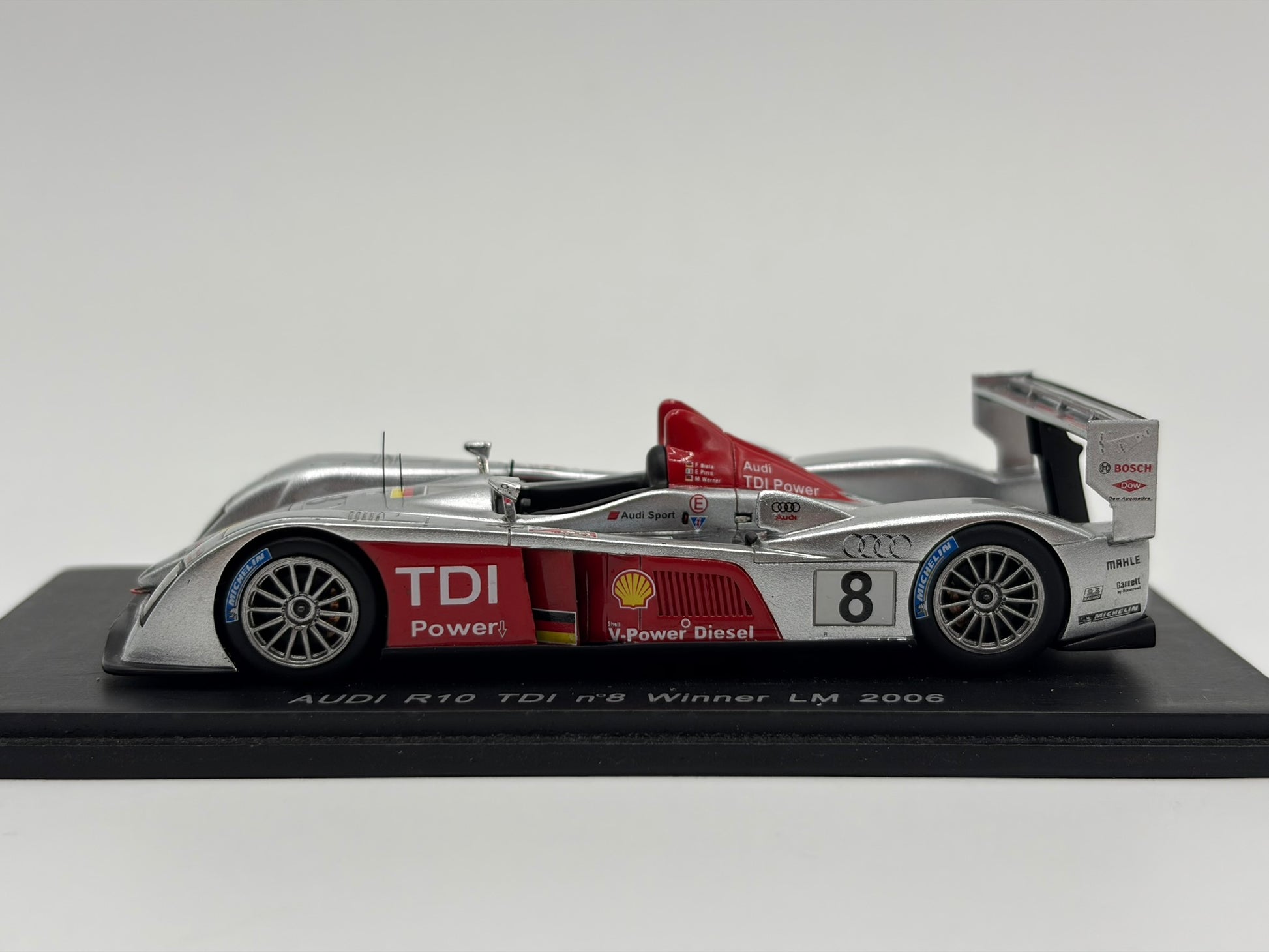 1/43 2006 Audi R10 TDI - Biela / Pirro / Werner - Spark | Model Le Mans Car
