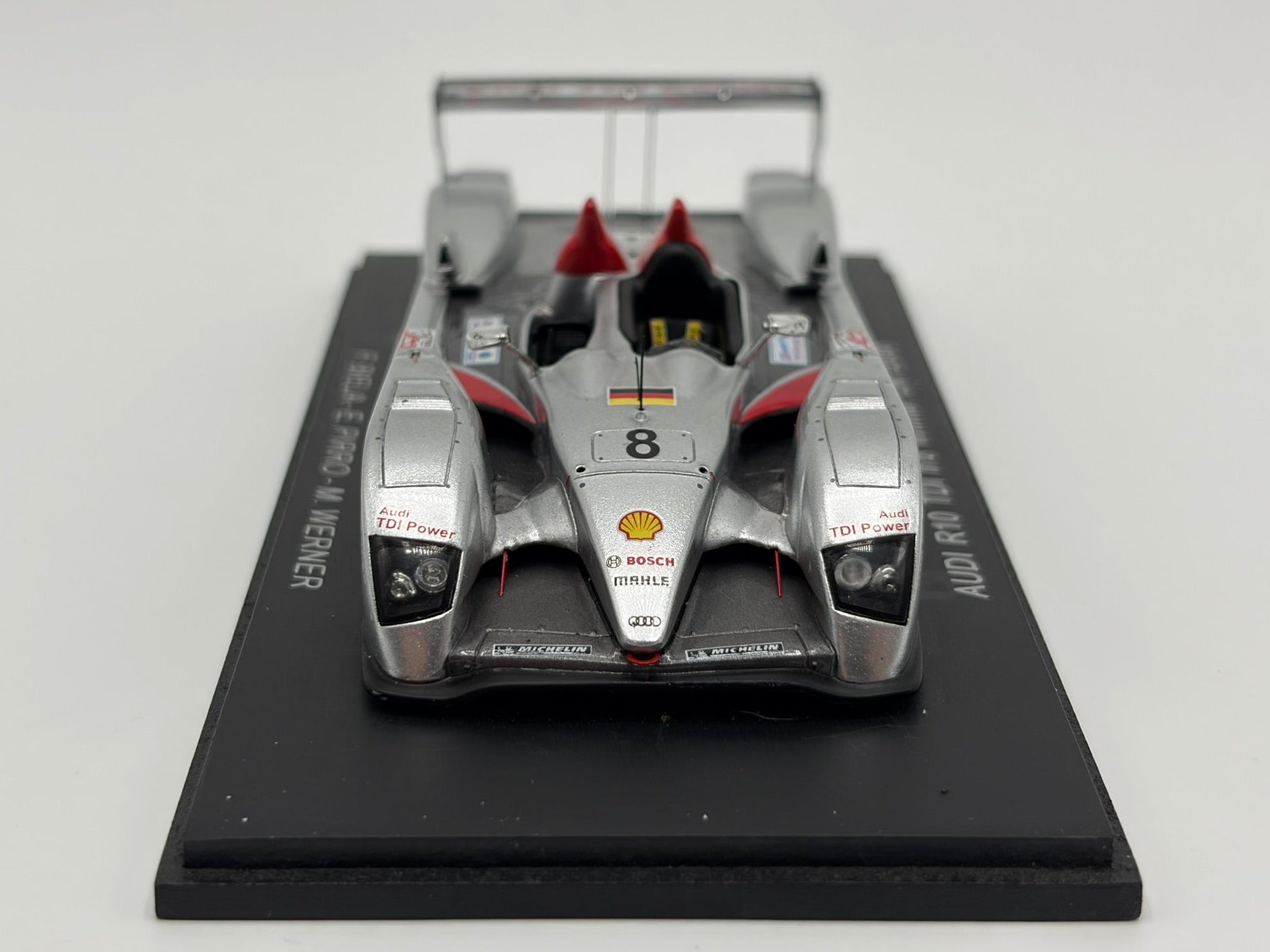 1/43 2006 Audi R10 TDI - Biela / Pirro / Werner - Spark | Model Le Mans Car