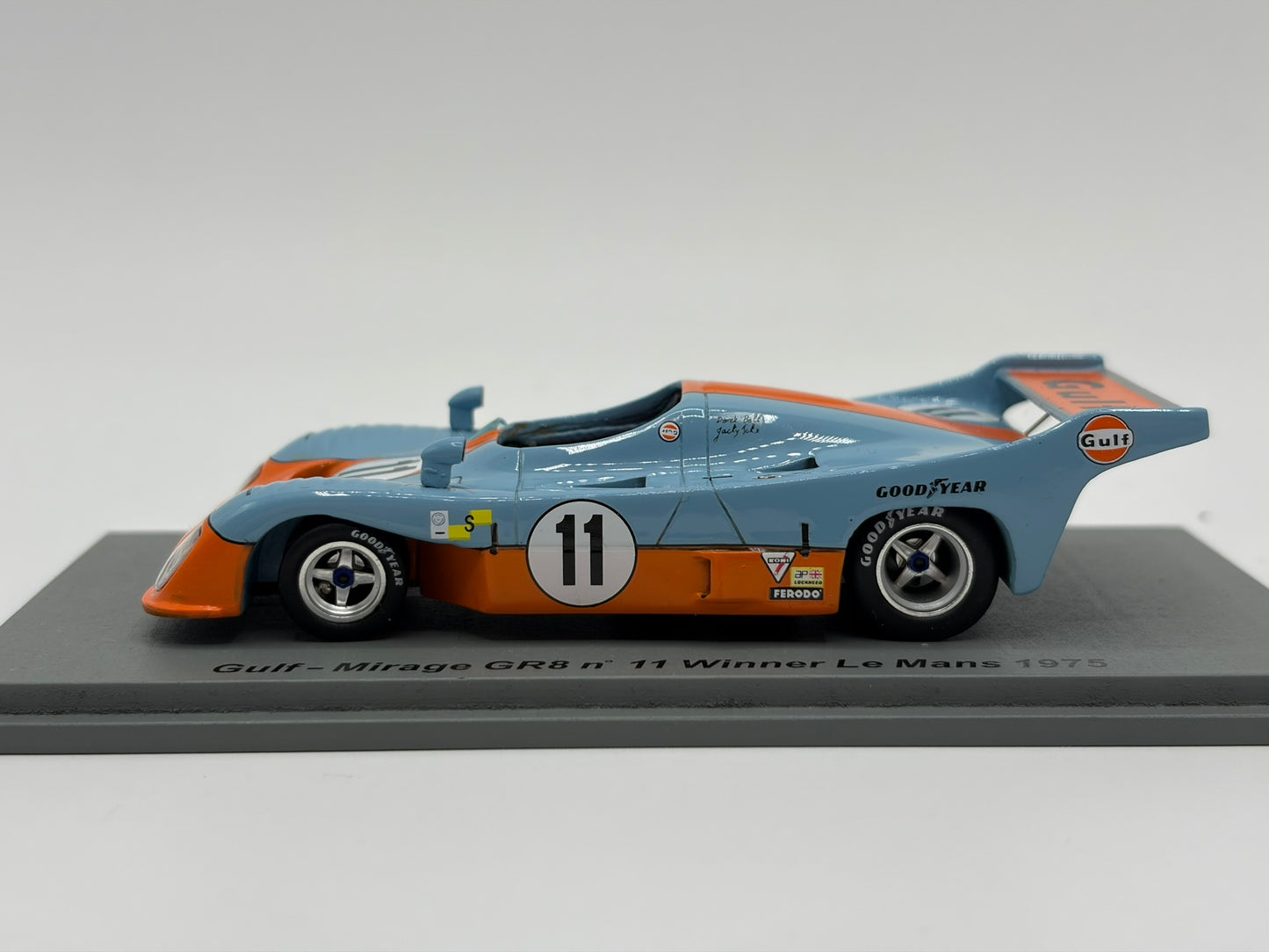 1/43 1975 Gulf Mirage GR8 - Bell / Ickx - Spark | Model Le Mans Car