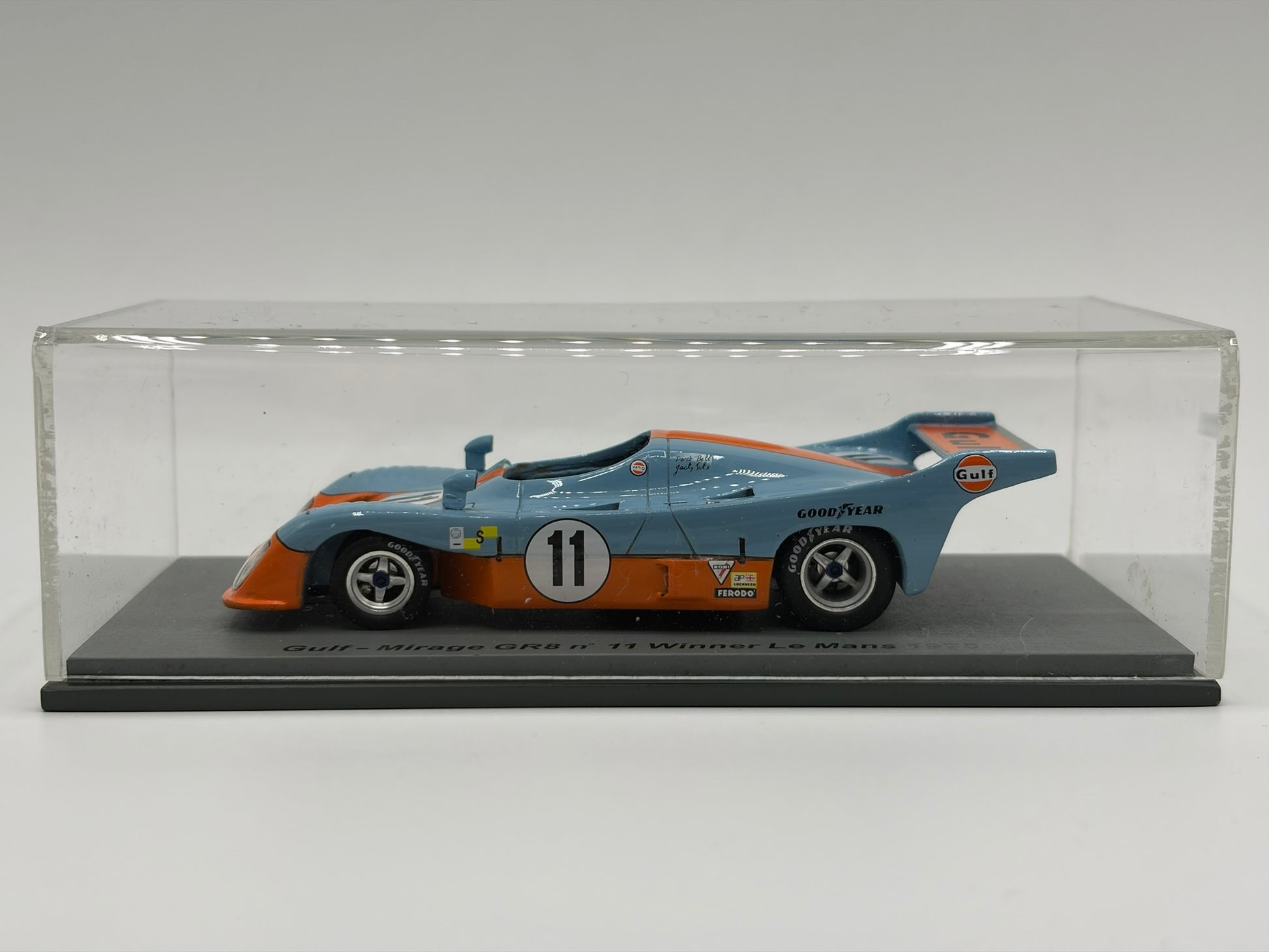 1/43 1975 Gulf Mirage GR8 - Bell / Ickx - Spark | Model Le Mans Car