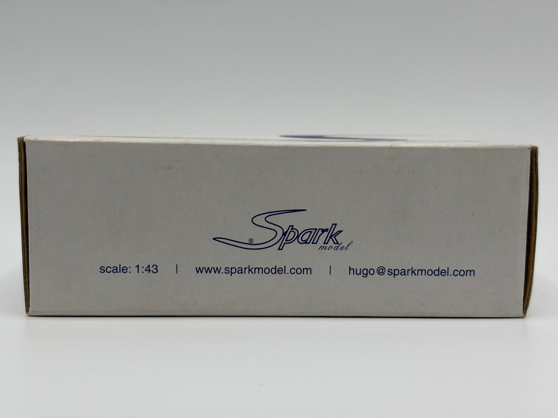 1/43 1975 Gulf Mirage GR8 - Bell / Ickx - Spark | Model Le Mans Car