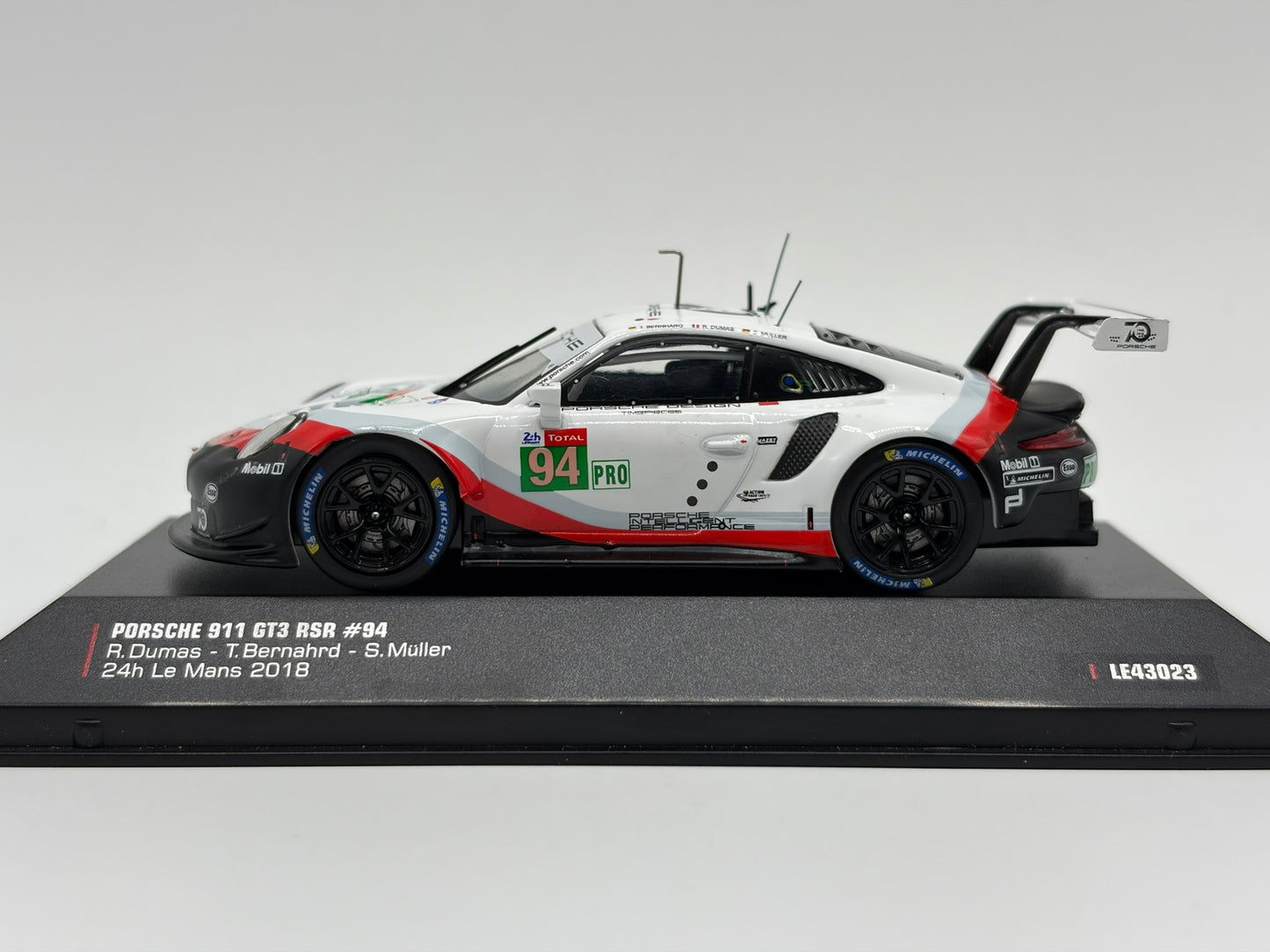 1/43 2018 Porsche 911 RSR #94 - Dumas / Bernhard / Muller - IXO | Model Le Mans Car