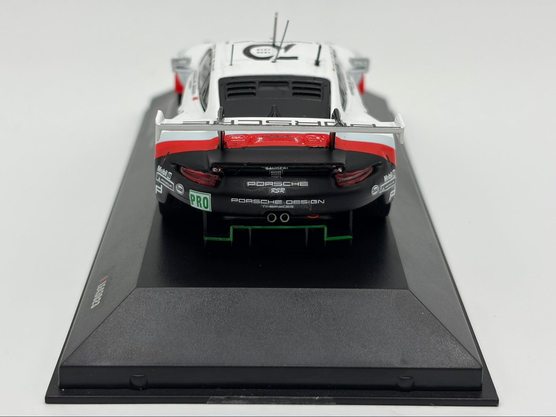 1/43 2018 Porsche 911 RSR #94 - Dumas / Bernhard / Muller - IXO | Model Le Mans Car