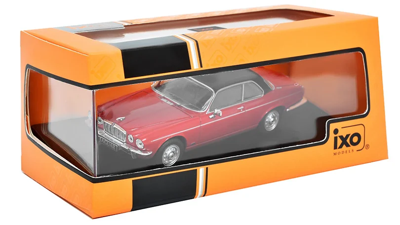 1/43 1976 Jaguar XJ12 C - IXO