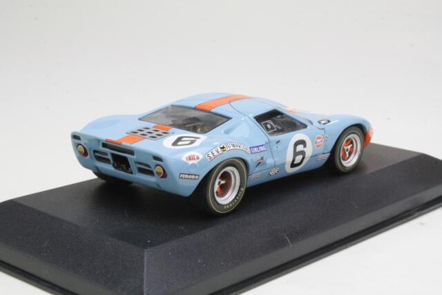 1/43 1969 Ford GT40 - Ickx / Oliver - IXO