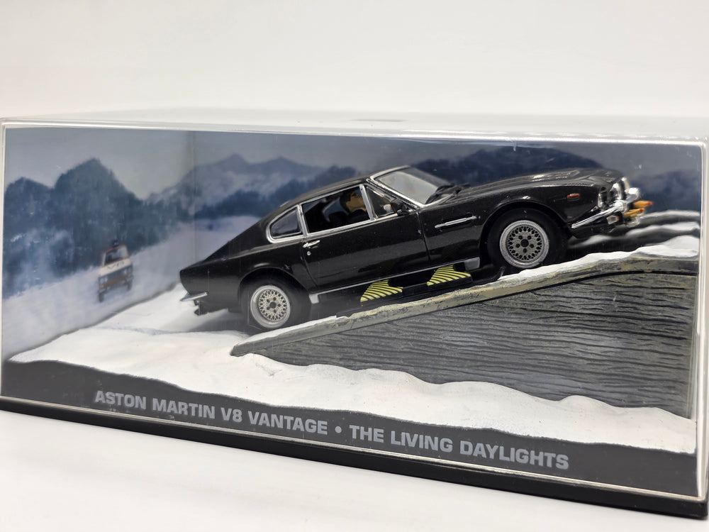 1/43 1977 Aston Martin V8 Vantage - The Living Daylights / James Bond | Model Car